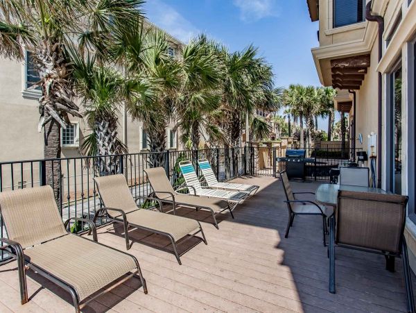 BEACHFRONT Destin Luxury Vacation Rental with Private Pool
