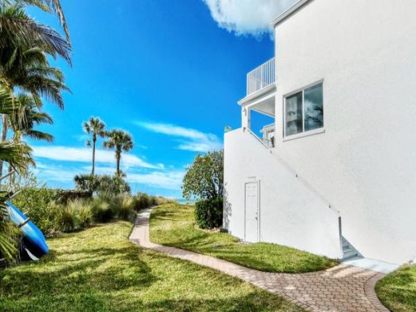 Beachfront Longboat Key Townhome