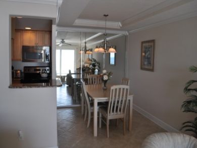 Kitchen & Dining Area