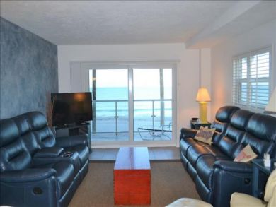 Longboat Key Beach Vacation Condo with Communal Pool