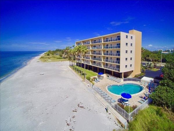 Two Bedroom Beach Condo at Longboat Key Sleeps Six Guests