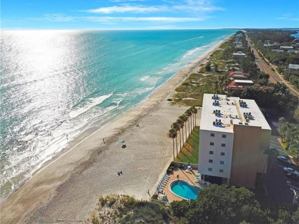 Longboat Key Vacation Condo Located on Beach