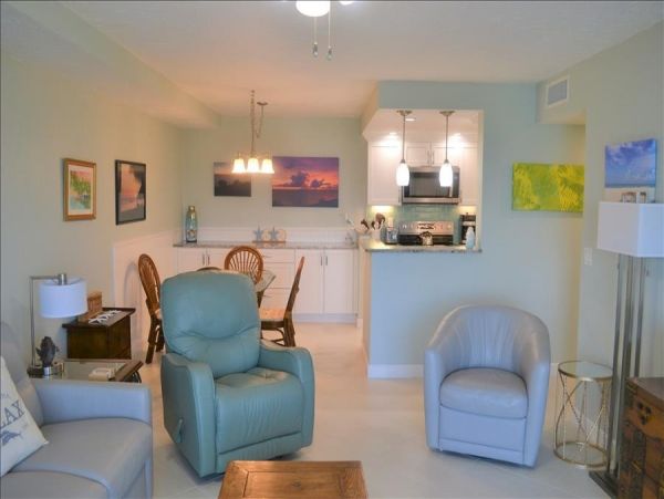 Longboat Key Vacation Condo Sleeps 6 Guests Full Gulf Views
