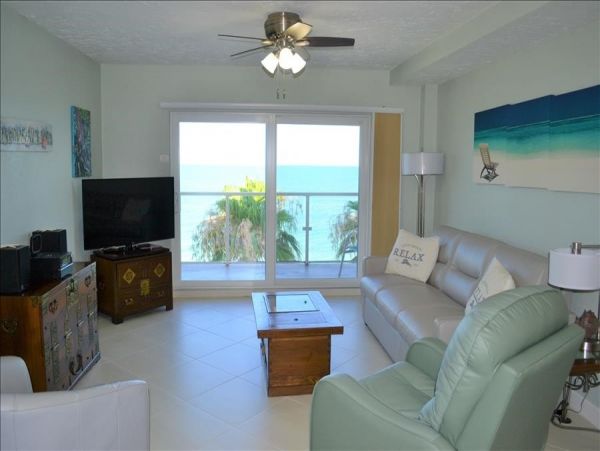 Longboat Key Vacation Condo Sleeps 6 Guests Full Gulf Views