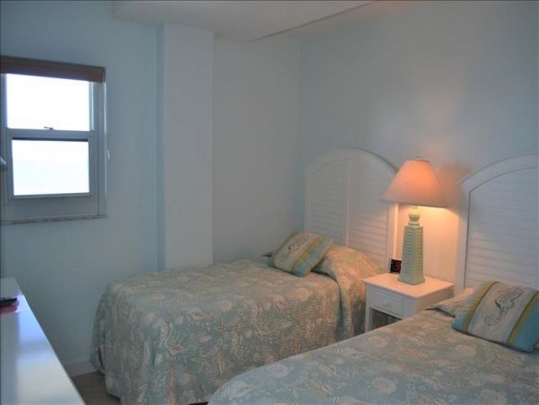 Gulf Front Vacation Rental in Longboat Key 2 Bedrooms