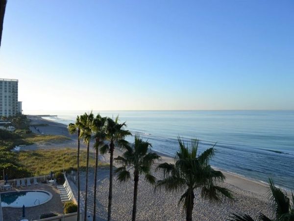 Gulf Front Vacation Rental in Longboat Key 2 Bedrooms
