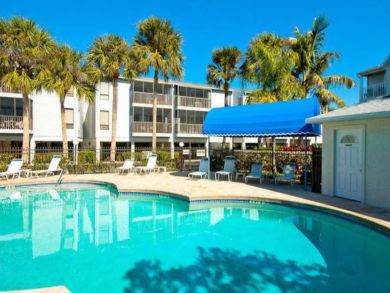 Holmes Beach New 2 Bedroom Condo with Great Furnishings