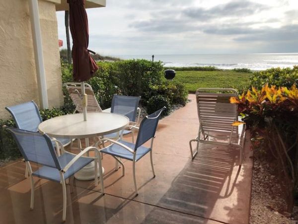 Longboat Key Rental One Bedroom Condo on Beach Sleeps Four