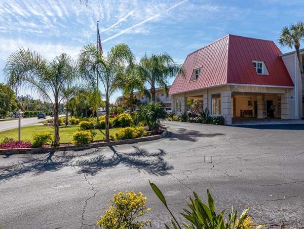 Longboat Key Rental One Bedroom Condo on Beach Sleeps Four