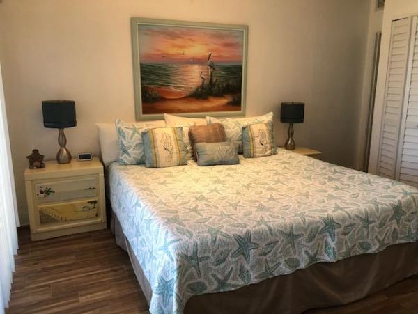 Longboat Studio with Gulf Views
