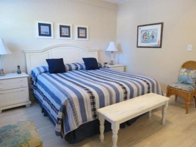 One Bedroom Gulf Front Vacation Condo in Longboat Key, Florida