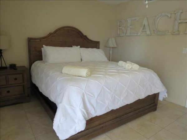 Gulf front 1 Bedroom on Longboat  Great Beach