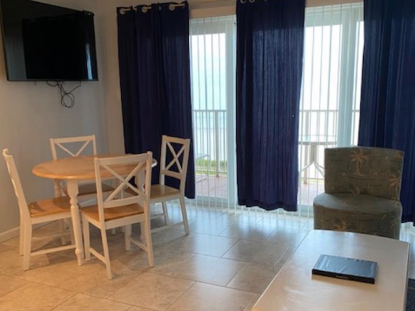 Updated 2nd floor unit overlooking Gulf on Longboat Key
