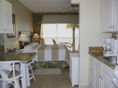 Longboat Key, Florida Cozy Studio on Beach