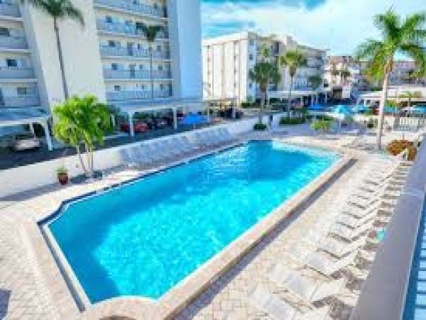 Lovely Beach to Bay Siesta Key Condo