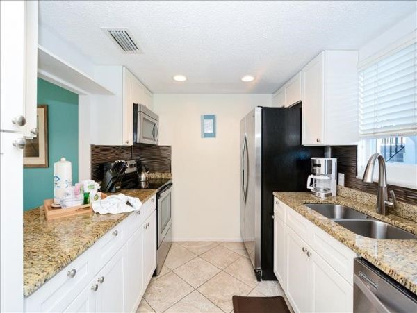 Lovely Beach to Bay Siesta Key Condo