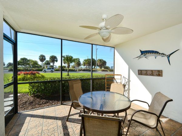 Lovely Beach to Bay Siesta Key Condo