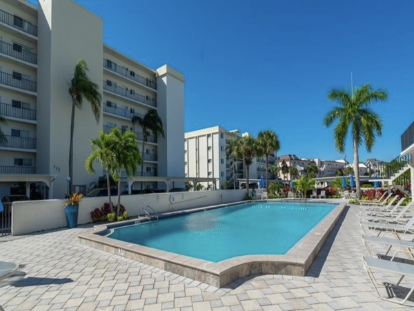 Directly Across Street from the Beach Siesta Rental