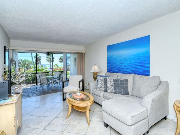 One Bedroom Gulf Views Siesta Key Condo Sleeps 4