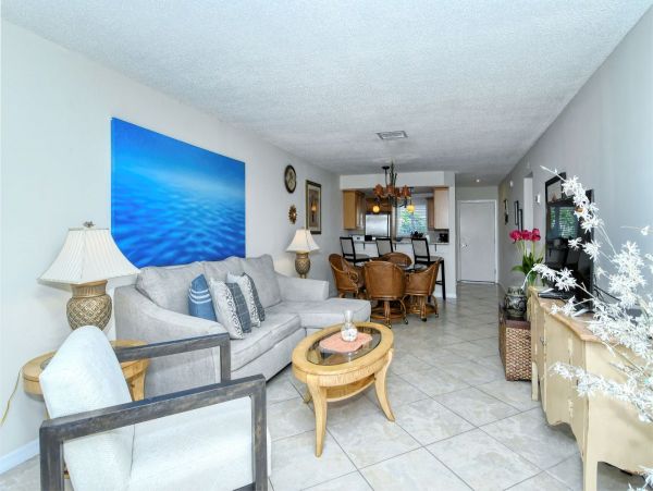 One Bedroom Gulf Views Siesta Key Condo Sleeps 4