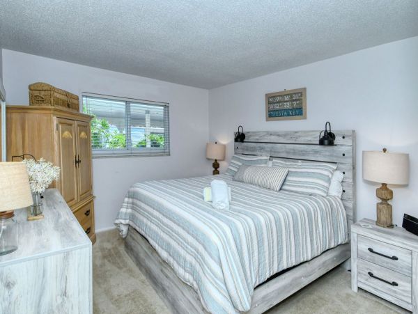 One Bedroom Gulf Views Siesta Key Condo Sleeps 4
