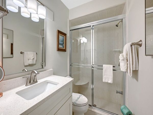 Value Priced Siesta Key Condo Great Location and Amenities