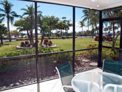 Siesta Key Vacation Condo Sleeps Five Guests.