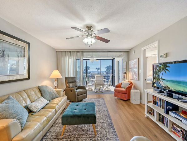 Two Bedroom-two bathroom Condo  Great Siesta Key Location