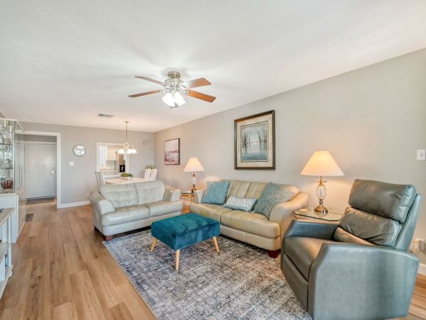 Two Bedroom-two bathroom Condo  Great Siesta Key Location
