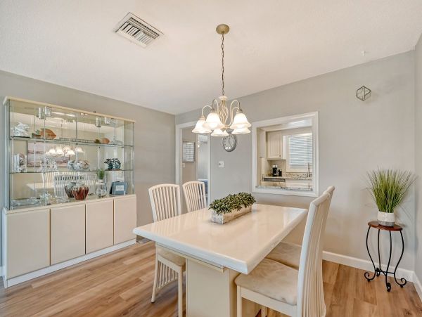 Two Bedroom-two bathroom Condo  Great Siesta Key Location