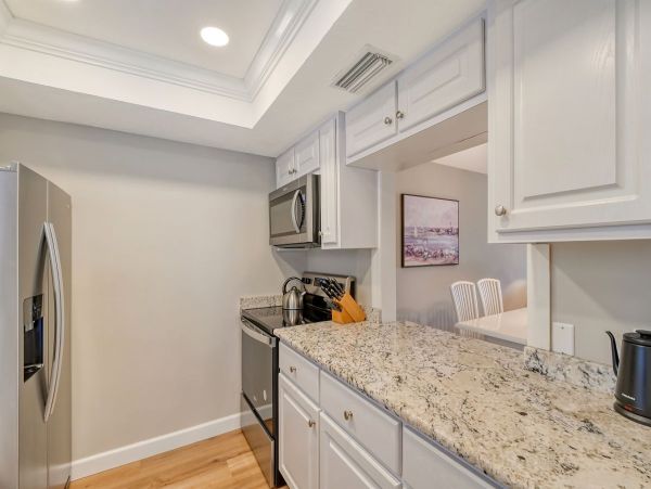 Two Bedroom-two bathroom Condo  Great Siesta Key Location