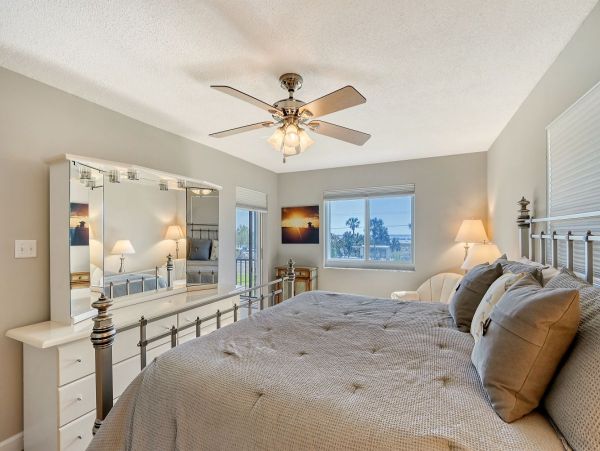 Two Bedroom-two bathroom Condo  Great Siesta Key Location