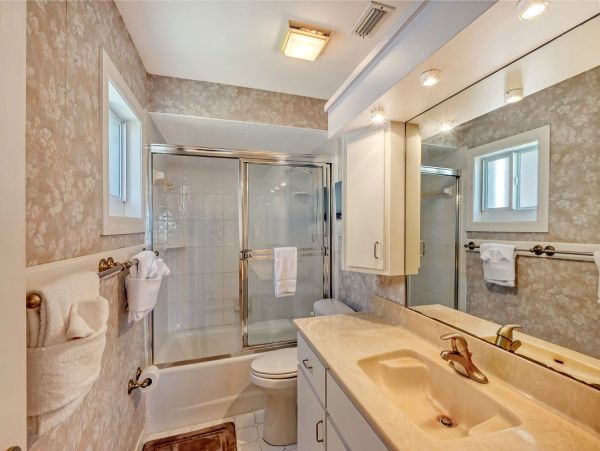 Two Bedroom-two bathroom Condo  Great Siesta Key Location
