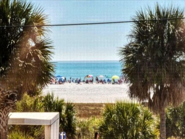 Two Bedroom-two bathroom Condo  Great Siesta Key Location