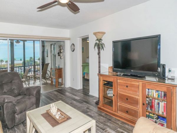 Spacious Siesta Key Luxury condo with view across from beach