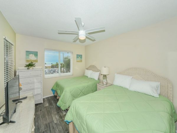Spacious Siesta Key Luxury condo with view across from beach