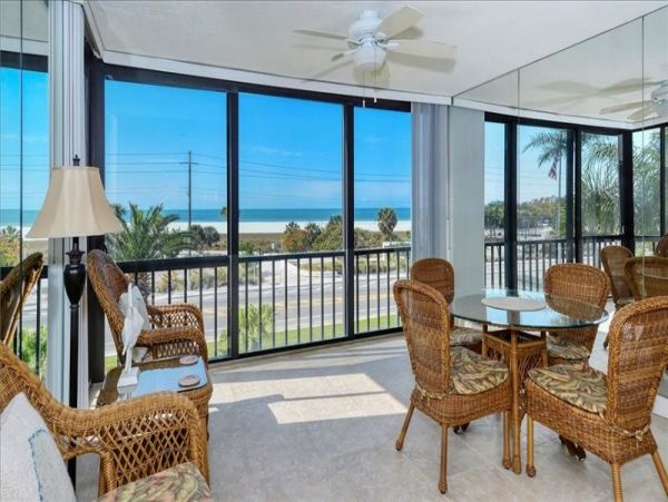 Siesta Key Lovely Close to Village Vacation Rental