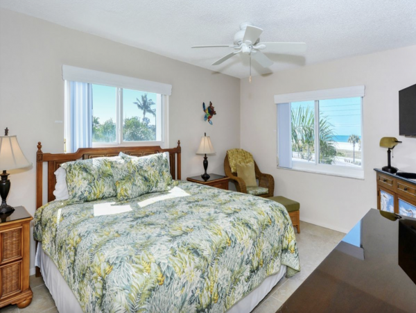 Siesta Key Lovely Close to Village Vacation Rental
