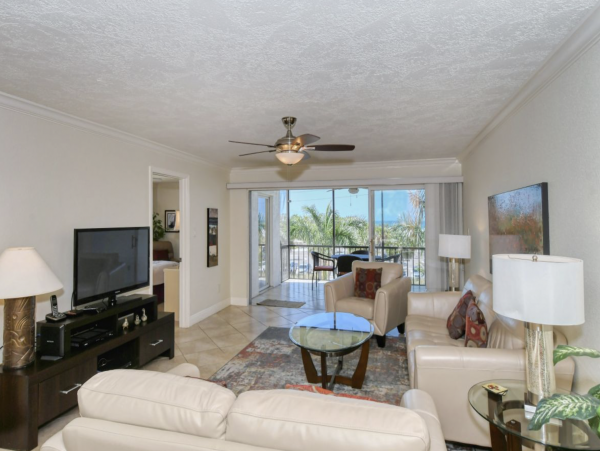 Ocean View 2 Bedroom Condo in Siesta Key Sleeps 4 Guests