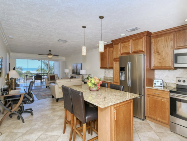 Ocean View 2 Bedroom Condo in Siesta Key Sleeps 4 Guests