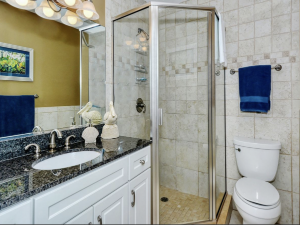 Two Bedroom Condo Sleeps Four Short Walk to Beach
