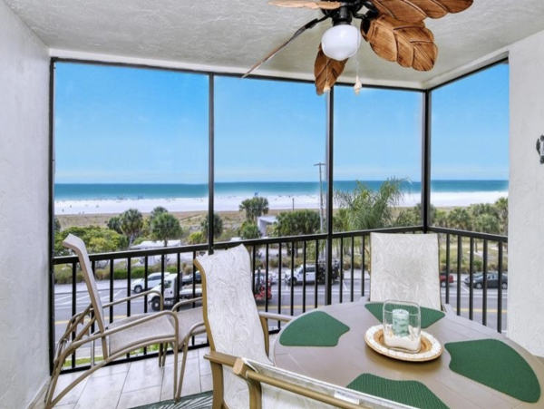 Two Bedroom Condo Sleeps Four Short Walk to Beach