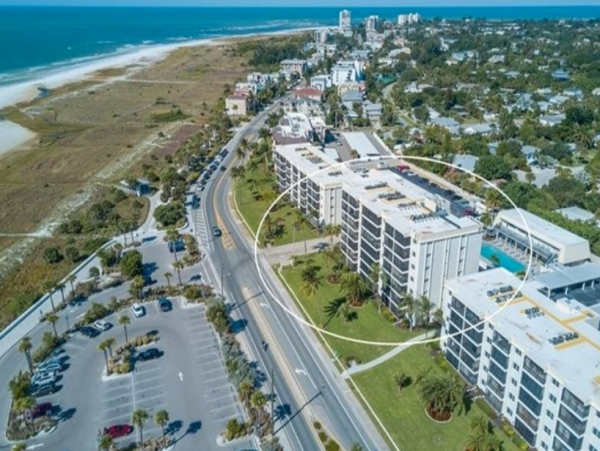 Luxurious Ground floor unit across the street from the beach - additional view, photo 2