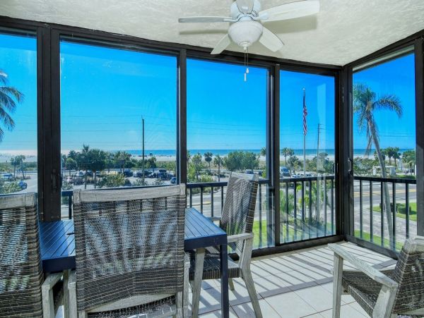 A Great Siesta Key Rental Across From Beach