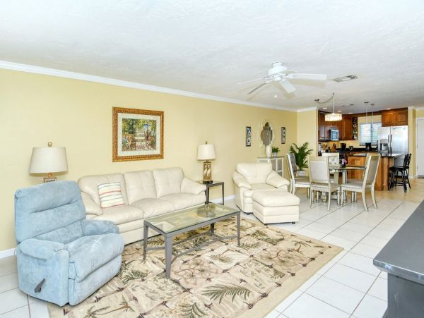 A Great Siesta Key Rental Across From Beach