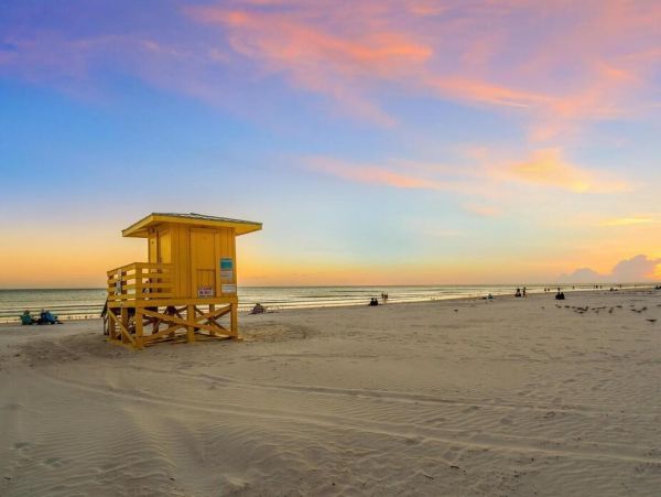 3 Bedroom Beach Rental Siesta Key - Across the street from beach