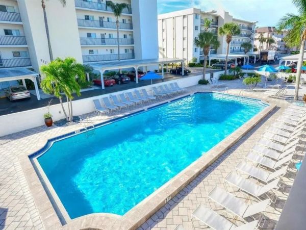 3 Bedroom Beach Rental Siesta Key - Across the street from beach