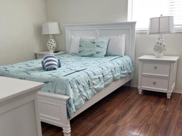 3 Bedroom Beach Rental Siesta Key - Across the street from beach