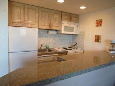 Well Equipped Kitchen Well Equipped Kitchen