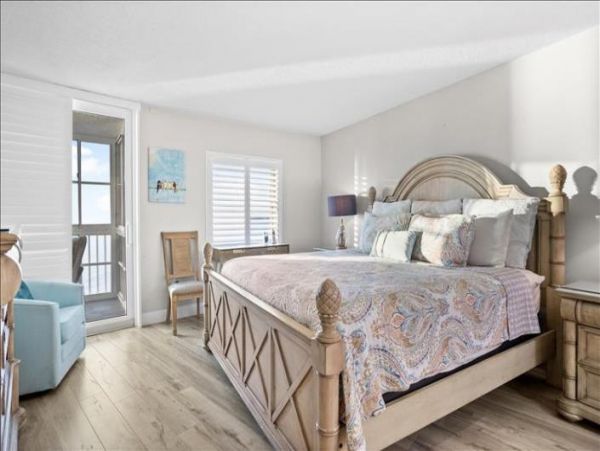Beach Condo in Siesta Key Two Bedrooms Sleeps Six Gulf View